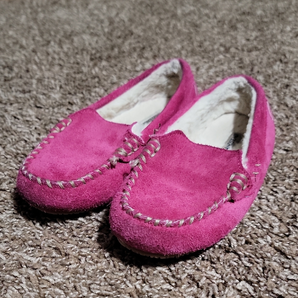 Land’s End Girls Size 1 Pink Faux Fur Lined Moccasin Slippers Like New